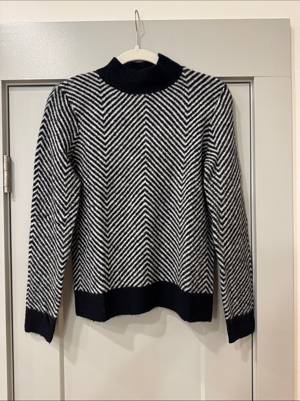 Anthropologie Black & White Chevron Crewneck Sweater